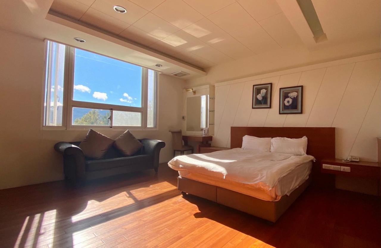 Ailiga Travel Villa Renai Rum bild