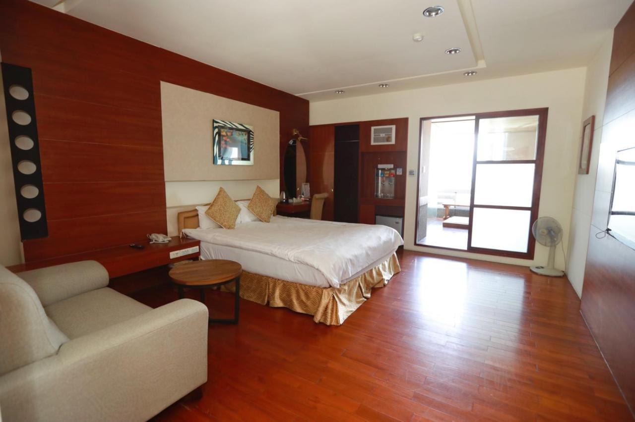 Ailiga Travel Villa Renai Rum bild