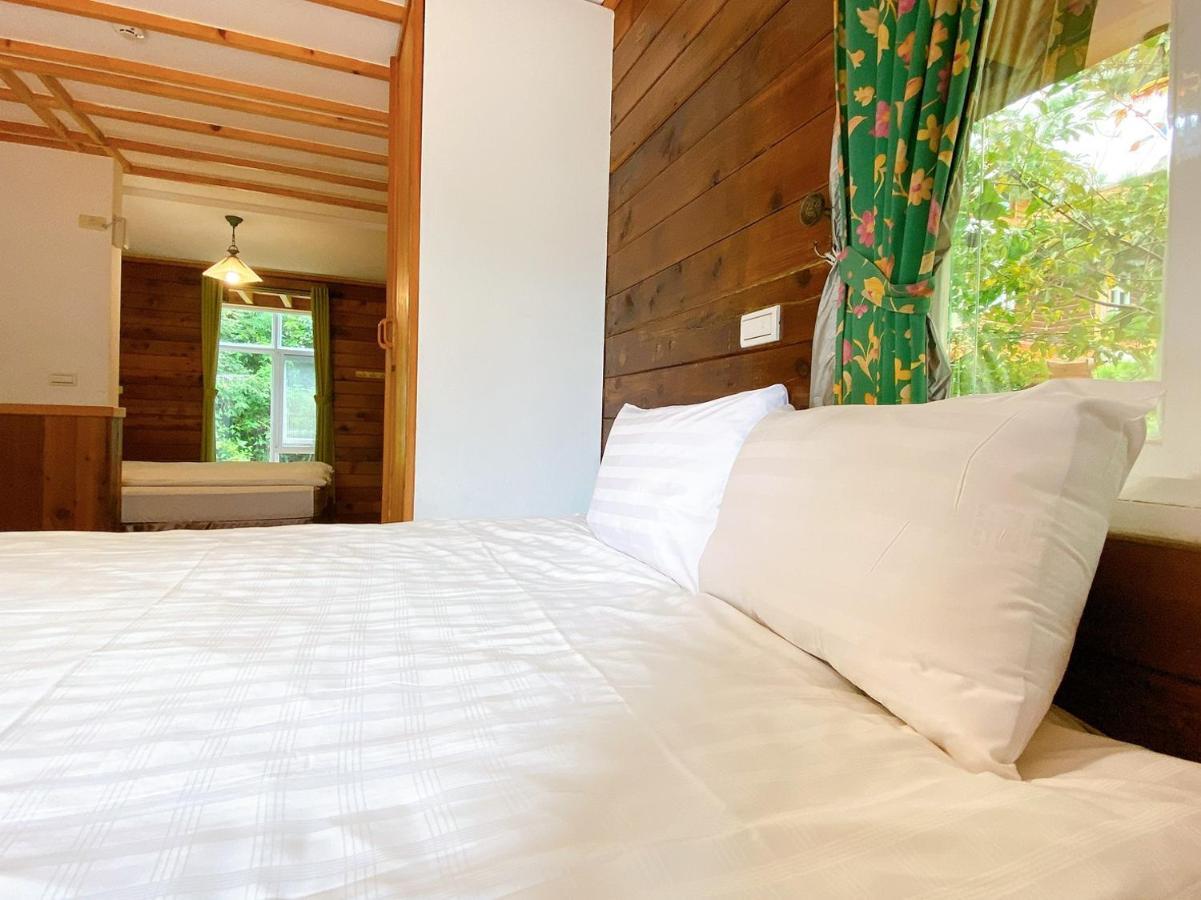 Ailiga Travel Villa Renai Rum bild