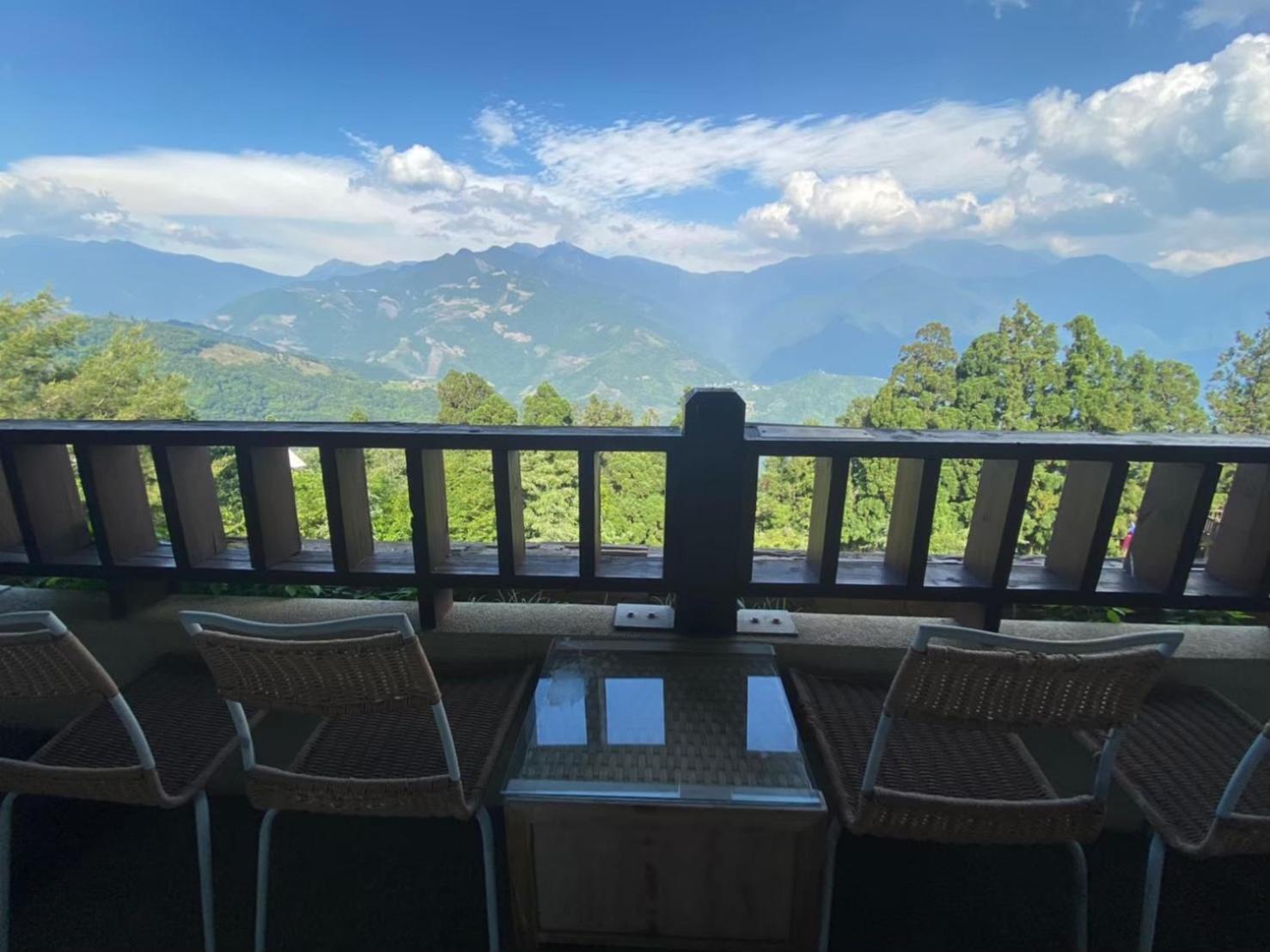 Ailiga Travel Villa Renai Rum bild