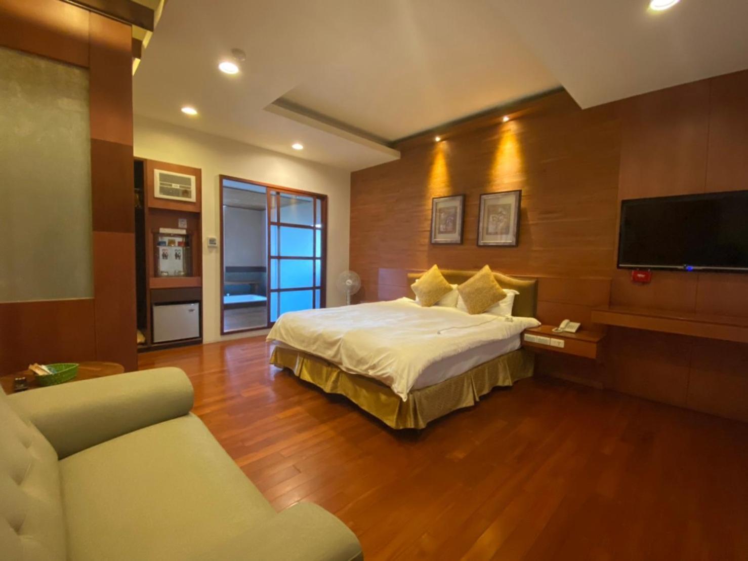 Ailiga Travel Villa Renai Rum bild