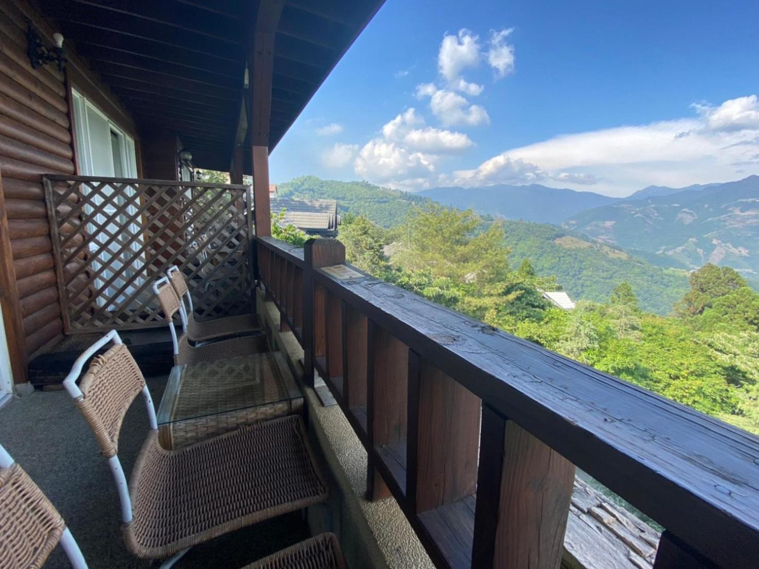 Ailiga Travel Villa Renai Rum bild